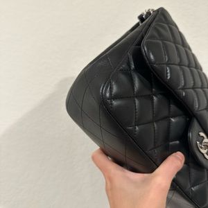 Chanel jumbo flap black silver